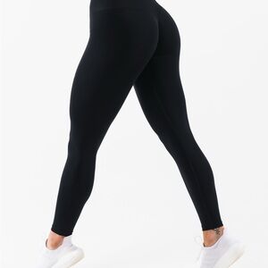Alphalete Amplify Gravity Legging - Black
Size